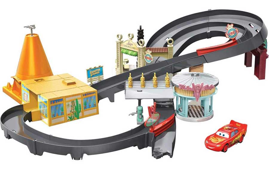 Race Around Radiator Springs Playset