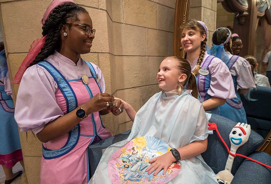 Young girl at at Bibbidi Bobbidi Boutique