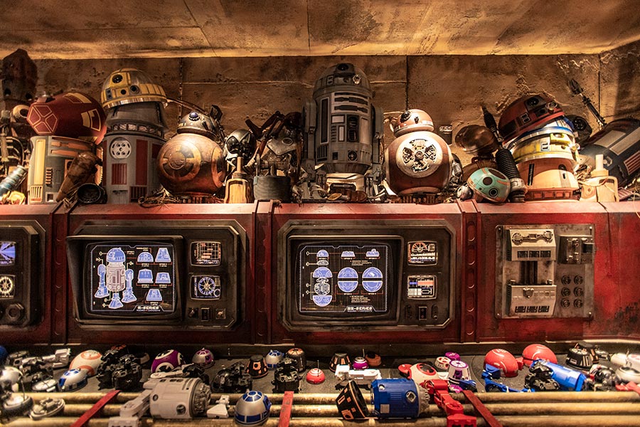 Droid Depot, Disney Parks