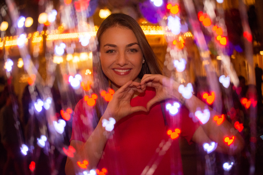 Valentine's Day photo option from Disney PhotoPass Service