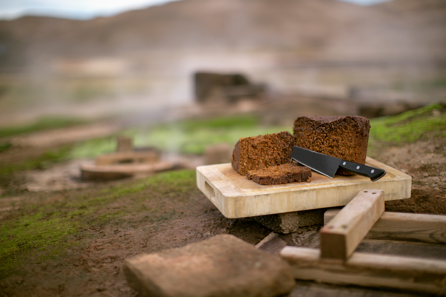 Geyser bread (Rúgbrauð)